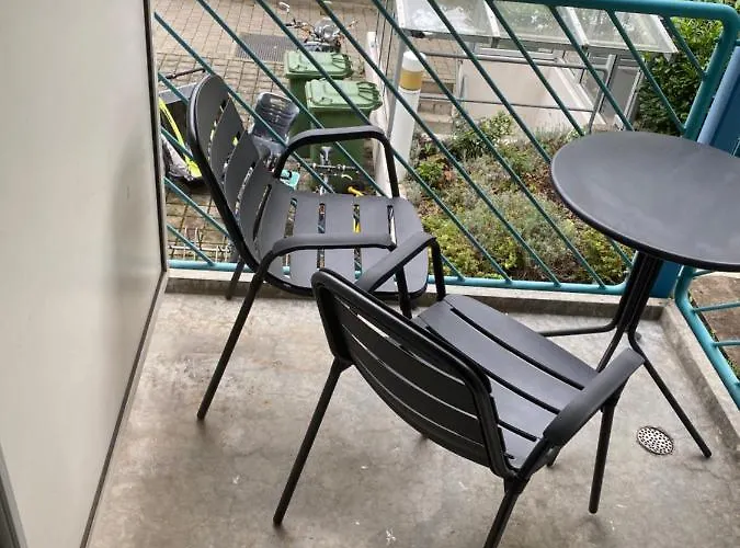 1 Zimmer City Mit Balkon